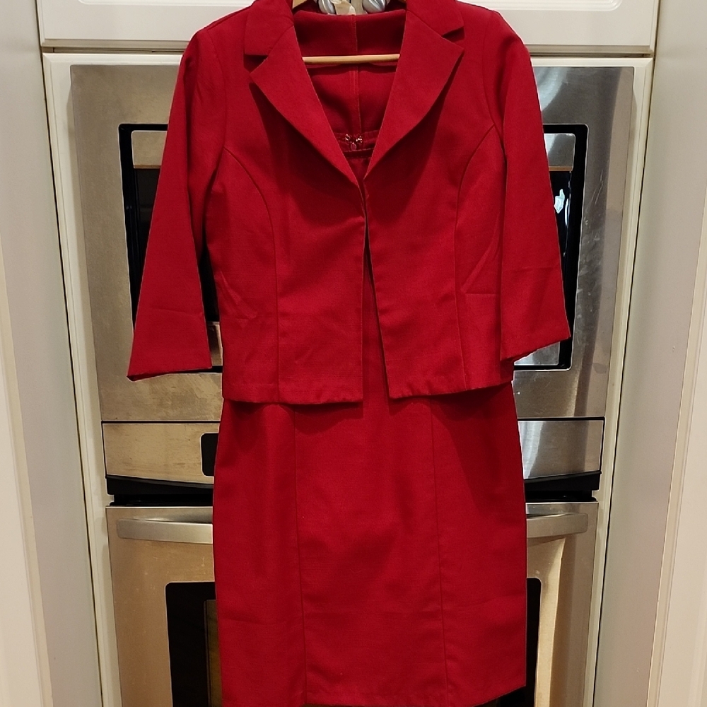 Chic Pink Women's Skirt Set